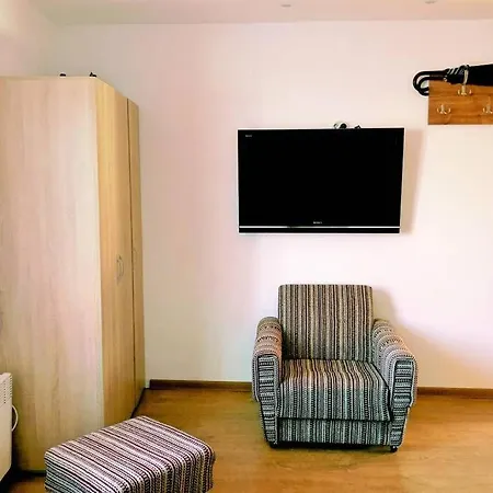 нouse With Cute Little Yard Apartament *