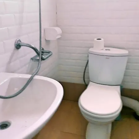 нouse With Cute Little Yard Apartament *