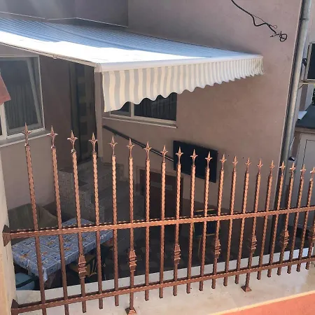 нouse With Cute Little Yard Φιλιππούπολη