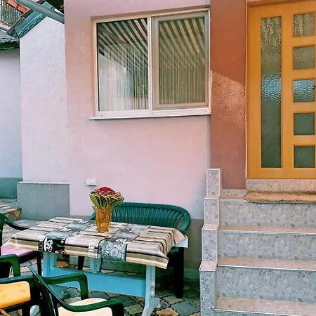 Διαμέρισμα нouse With Cute Little Yard *