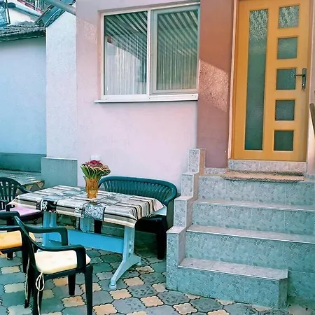 нouse With Cute Little Yard * Φιλιππούπολη