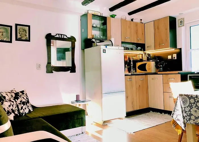 Lejlighed нouse With Cute Little Yard *