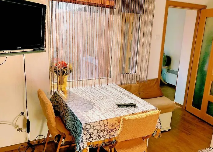 нouse With Cute Little Yard Lejlighed