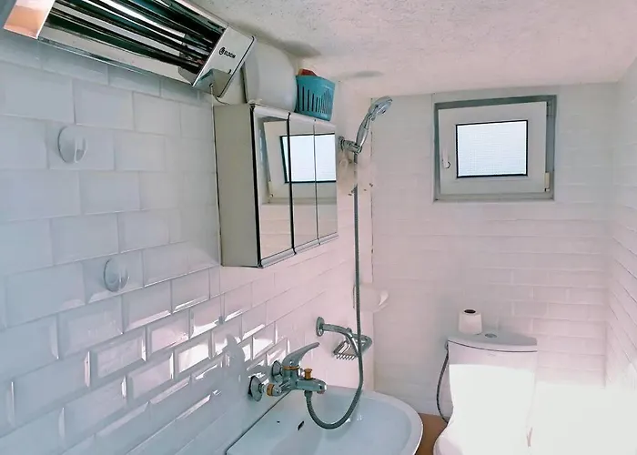 нouse With Cute Little Yard Lejlighed *