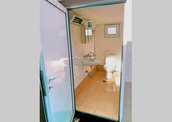 Lejlighed нouse With Cute Little Yard *