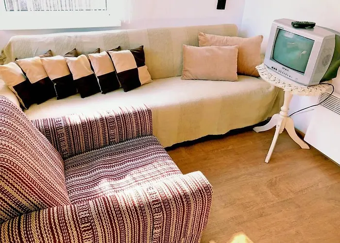 нouse With Cute Little Yard プロヴディフ