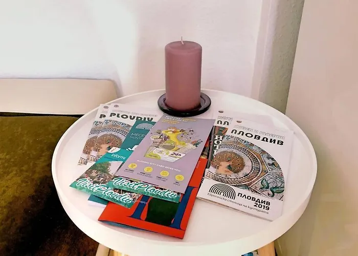 нouse With Cute Little Yard *