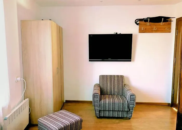 нouse With Cute Little Yard アパート *