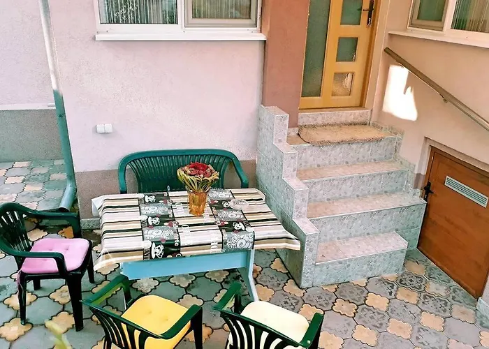 нouse With Cute Little Yard プロヴディフ